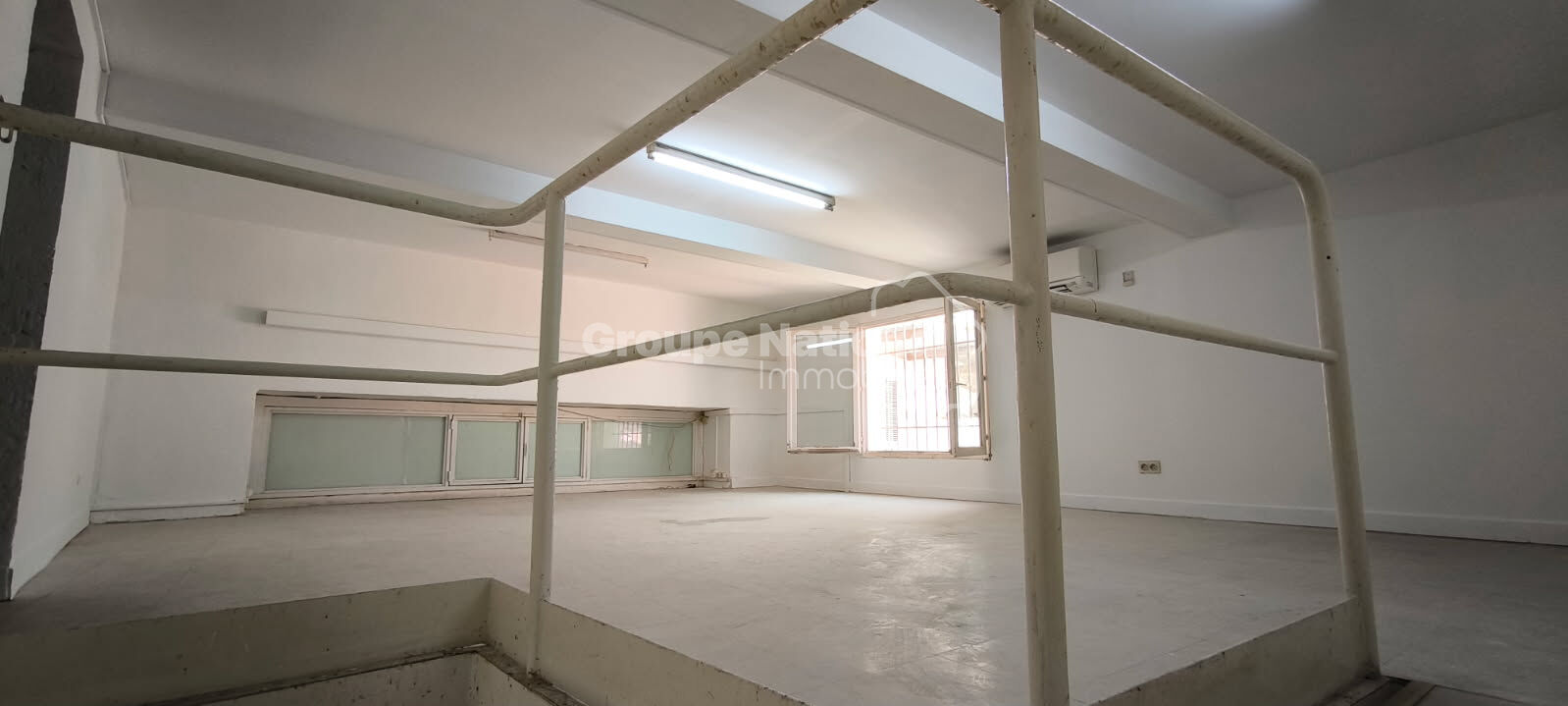 Photo Local Miramas 77.81 m2 image 2/5