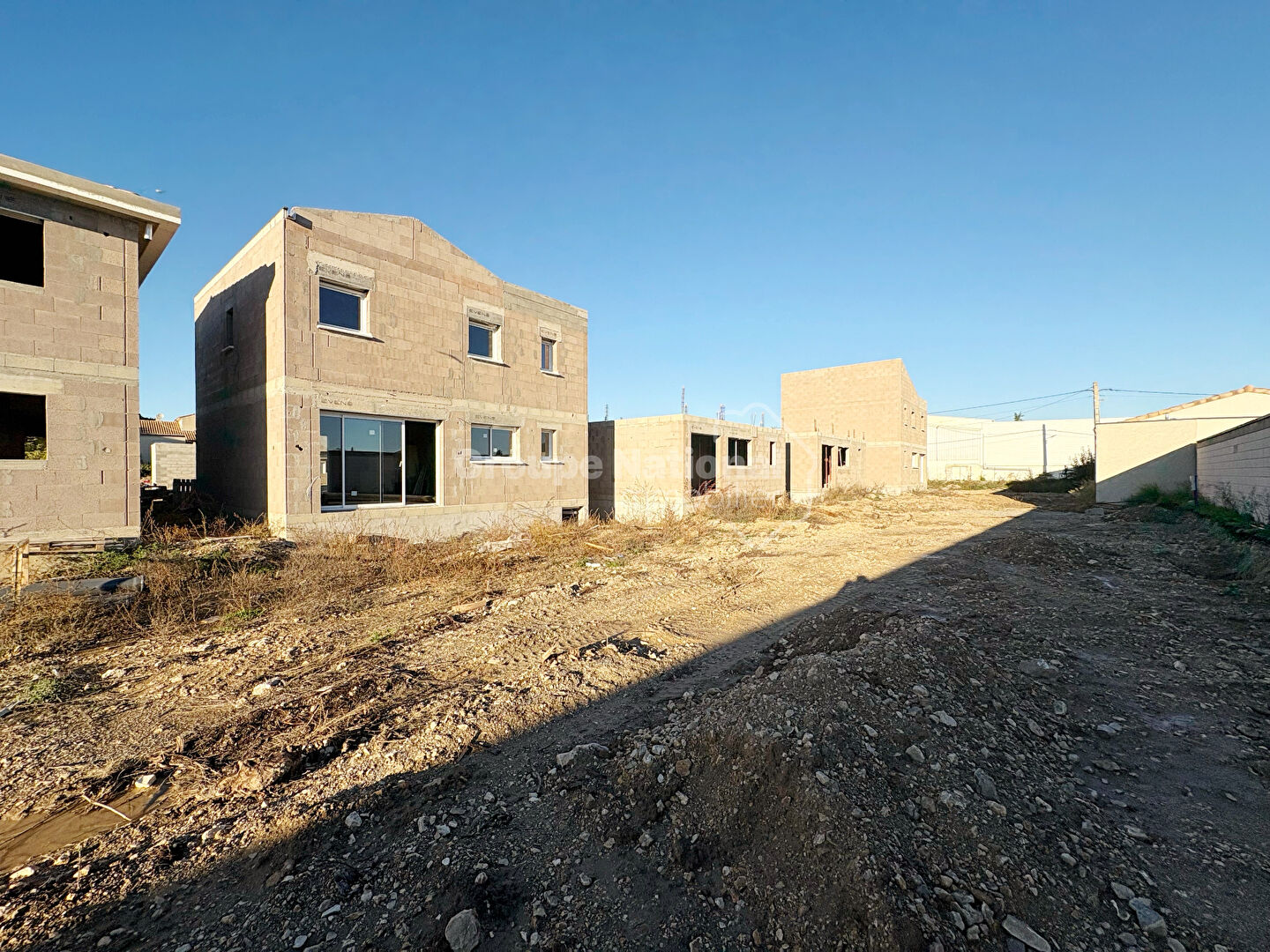 Maison T5 - Jardin - Garage - Senas