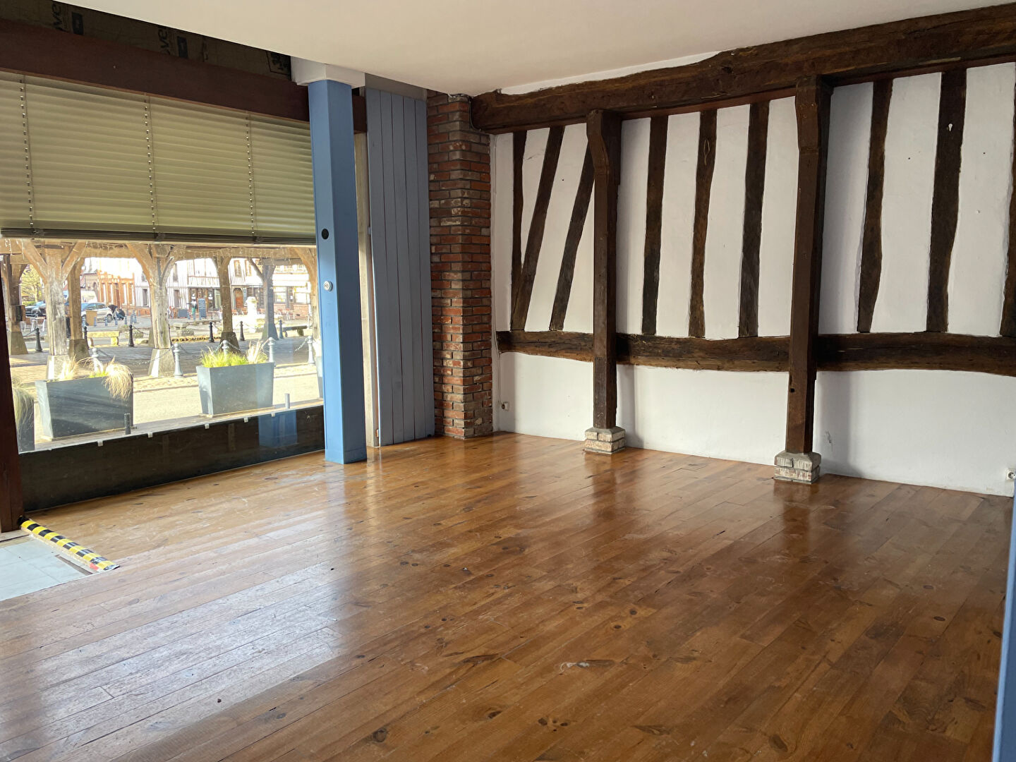 Photo Immeuble LYONS LA FORET image 3/6