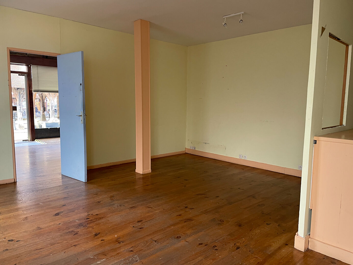 Photo Immeuble LYONS LA FORET image 4/6