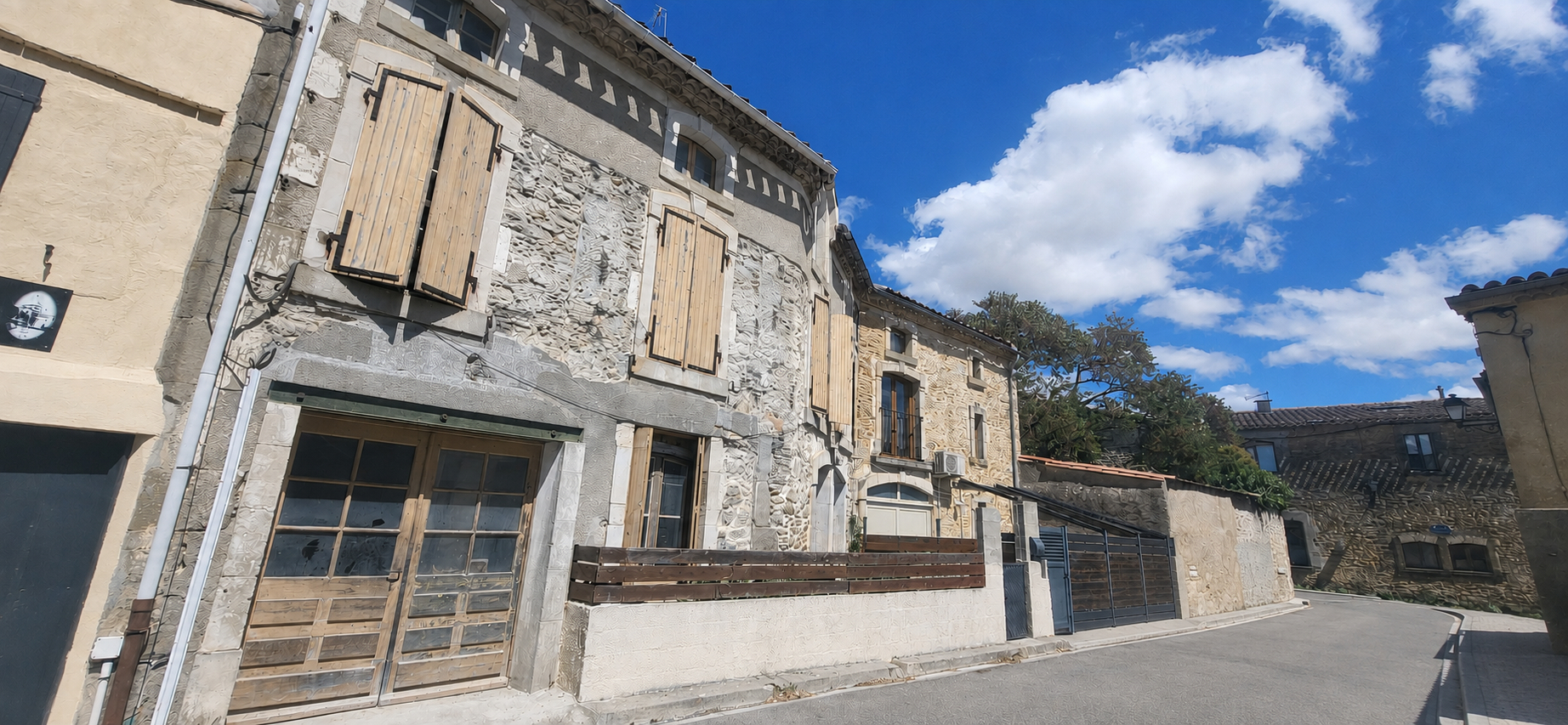 Grande maison de village avec cour à 5 mn de Carcassonne