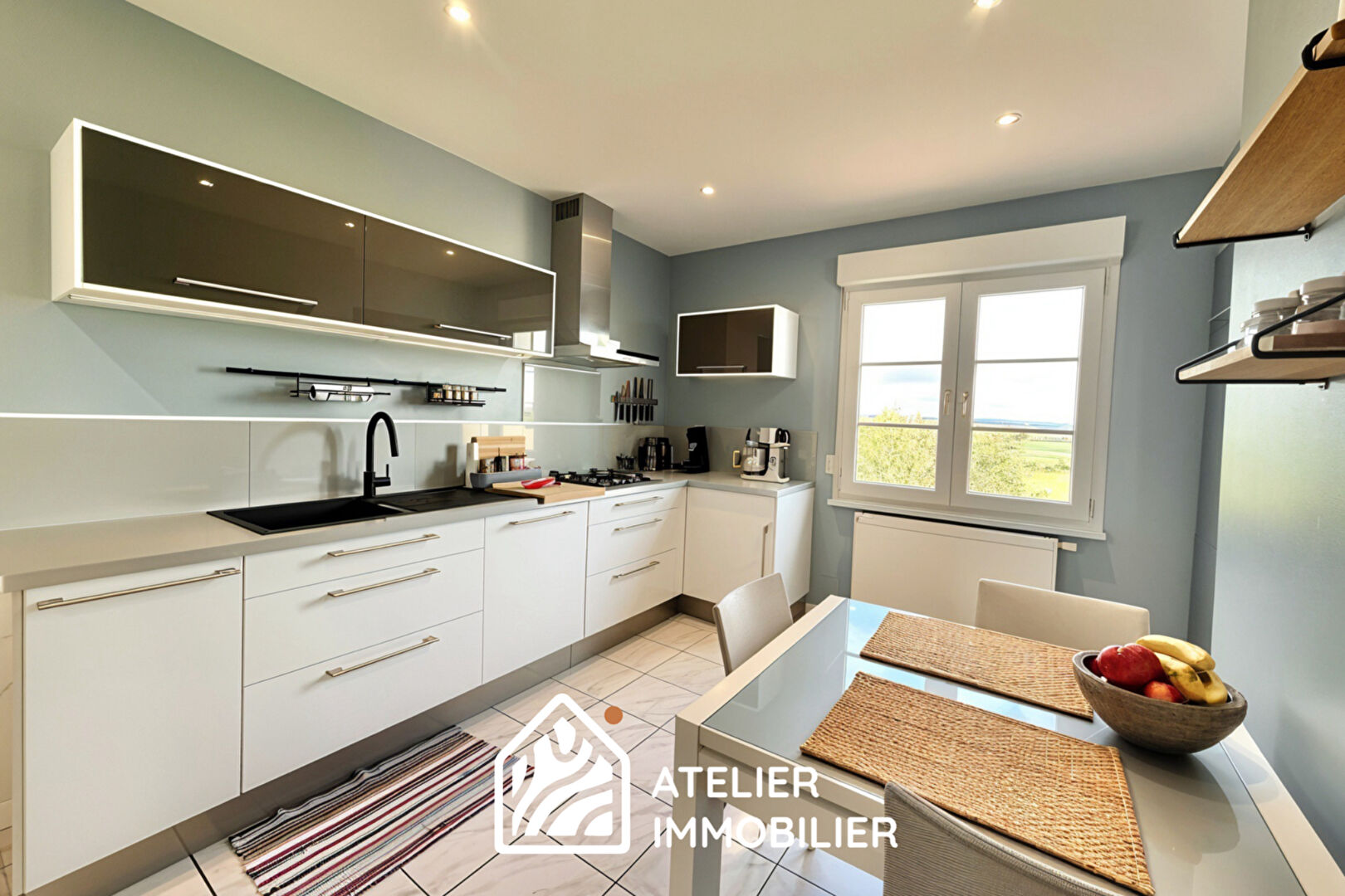 Photo À VENDRE - 6 PIÈCES - 116 M2 image 4/6