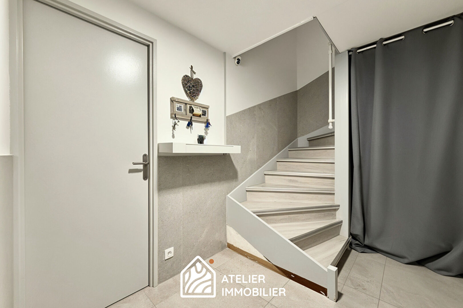 Photo À VENDRE  MAISON 5 PIÈCES 112 m2 image 2/6