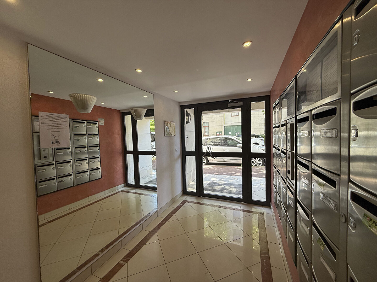 APPARTEMENT 3 PIECES 61.89 m² + BALCON + PARKING S/SOL