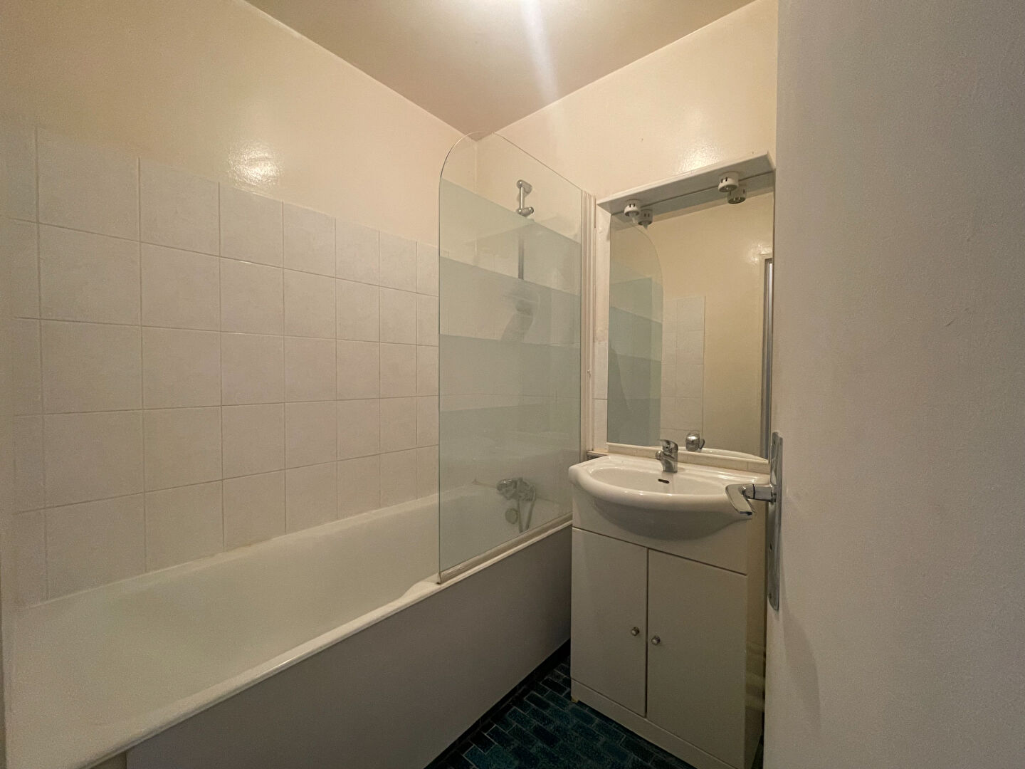 Photo Clichy R. Gaston Paymal - Studio 29m² - 3mn Métro L.13 image 4/6