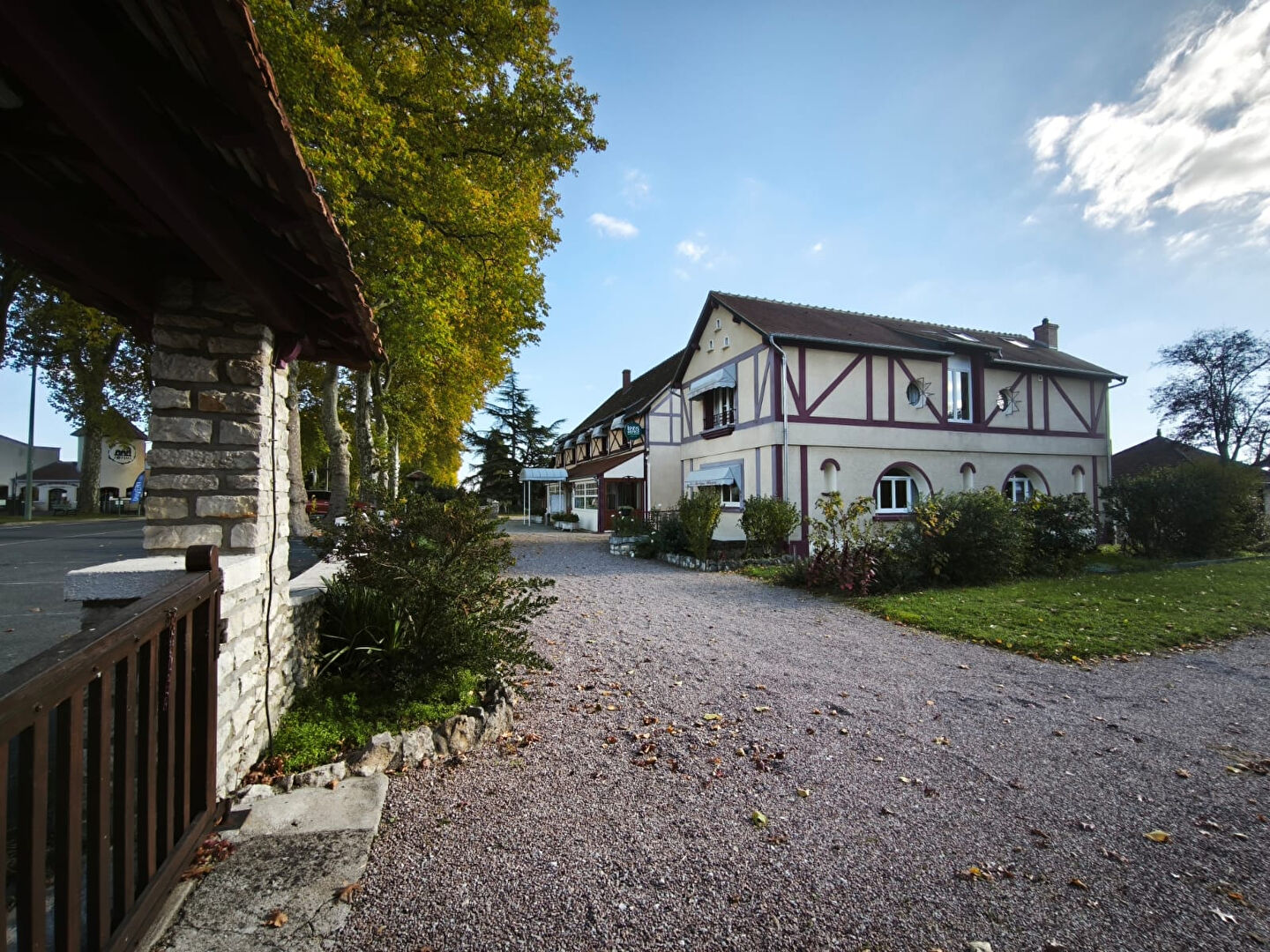 A VENDRE MURS ET FONDS D'HOTEL RESTAURANT A POUILLY SUR LOIRE AU COEUR DES VIGNOBLES