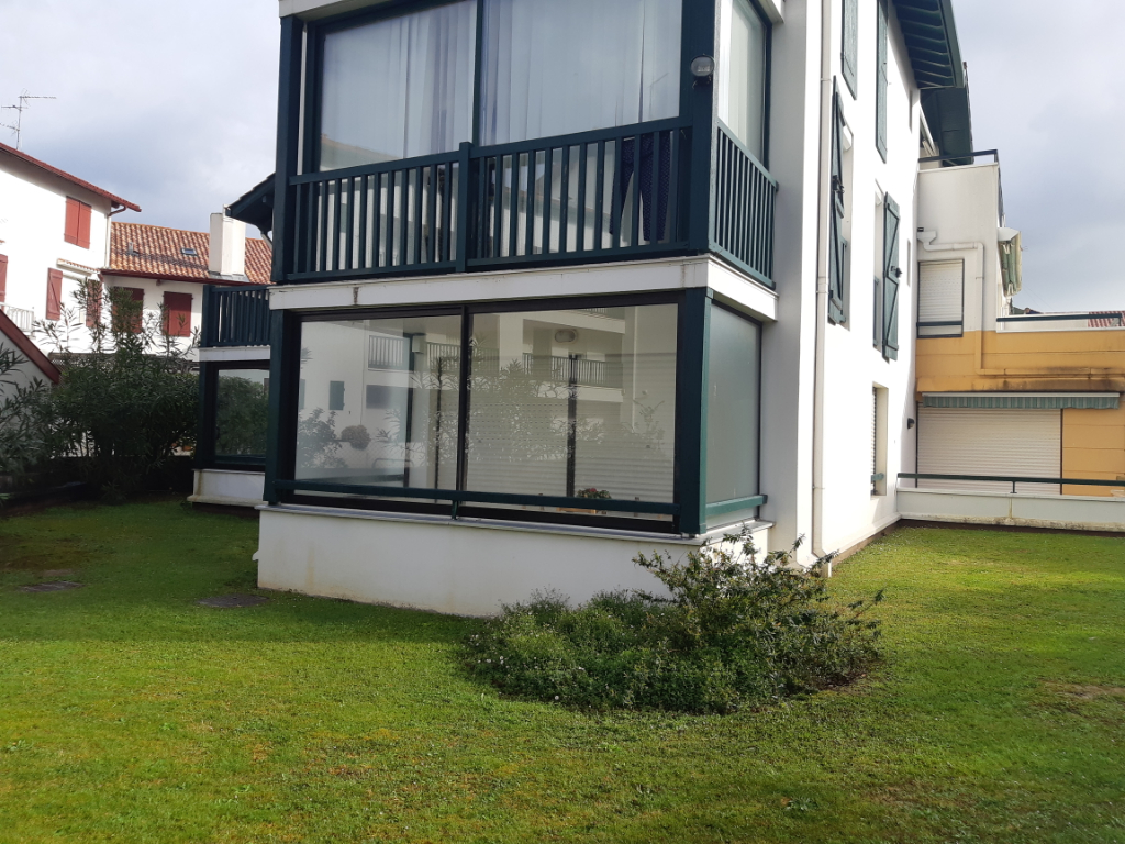 Photo LOCATION T2 MEUBLE PLAGE avec parking a l'année image 1/6