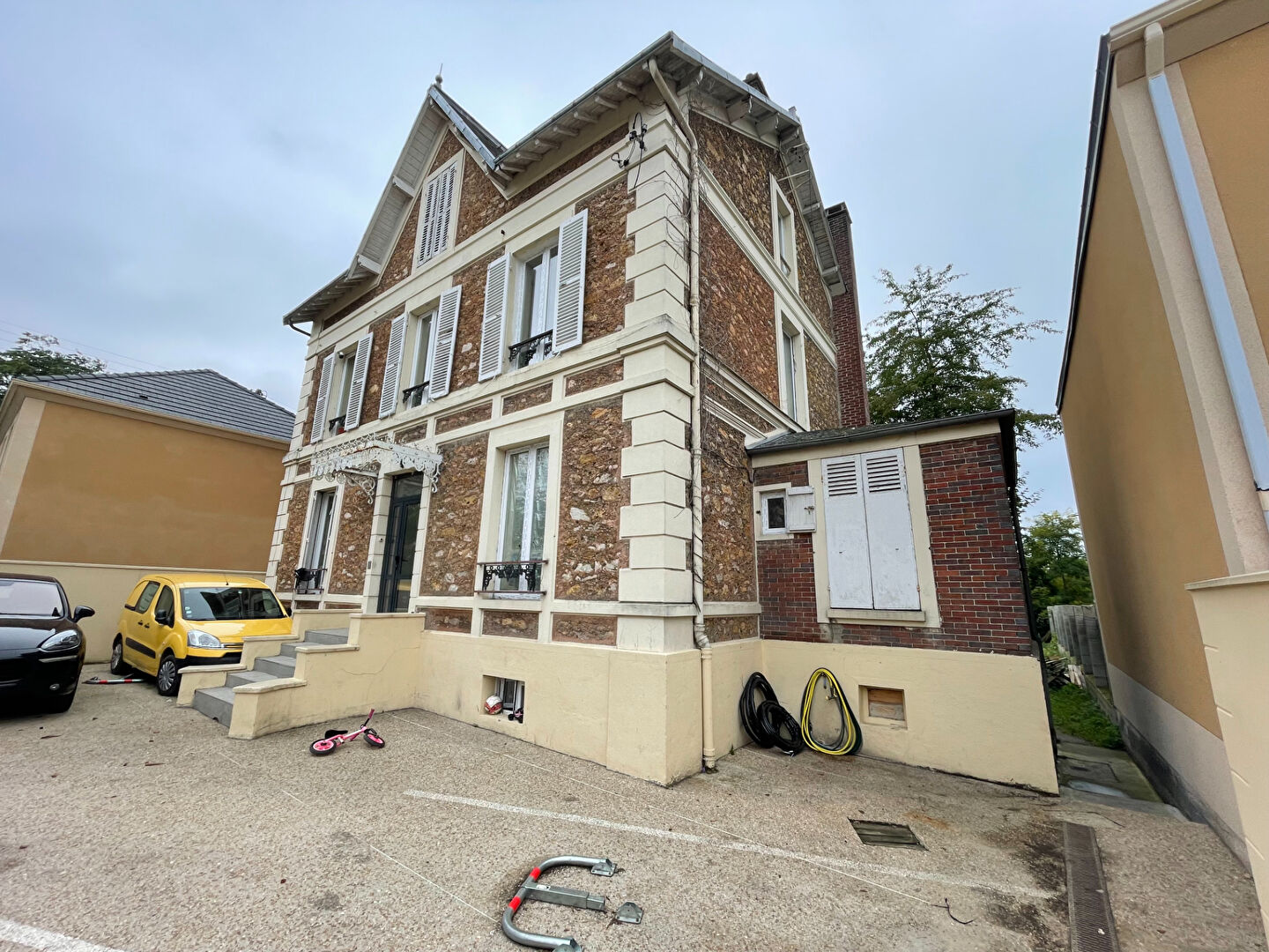 Immeuble Ris Orangis 14 pièce(s) 240 m2