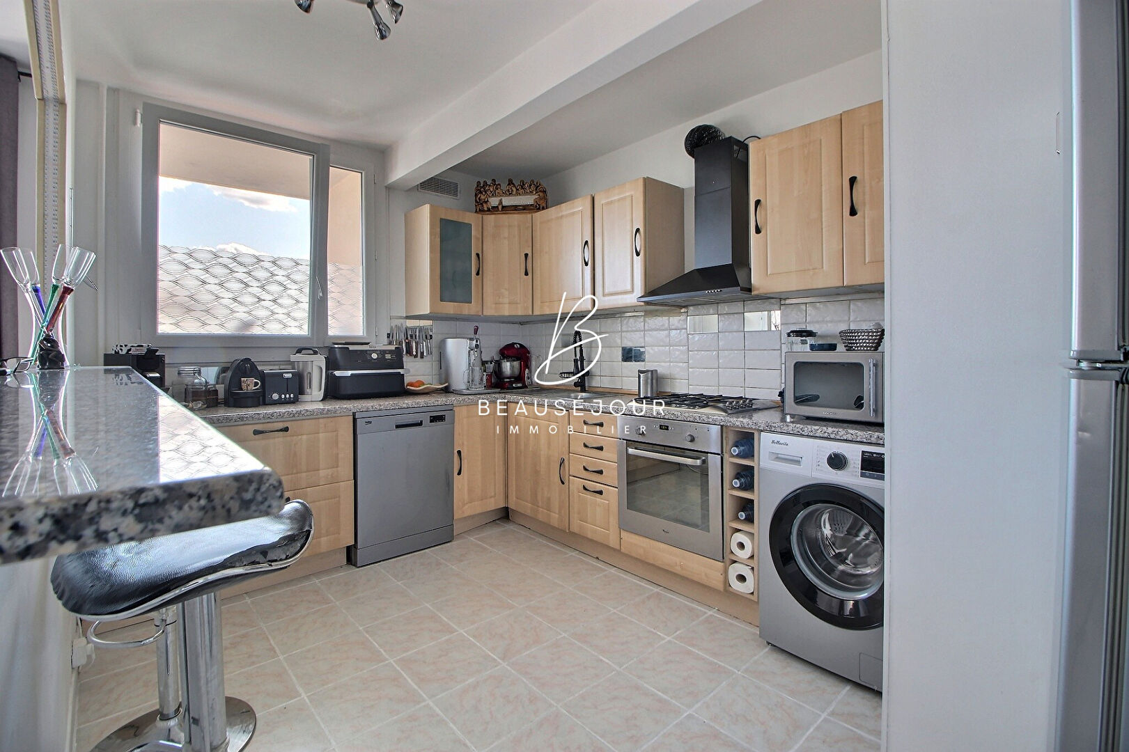 Photo Appartement Chilly Mazarin 5 pièces 93.11 m2 avec balcon! image 3/5