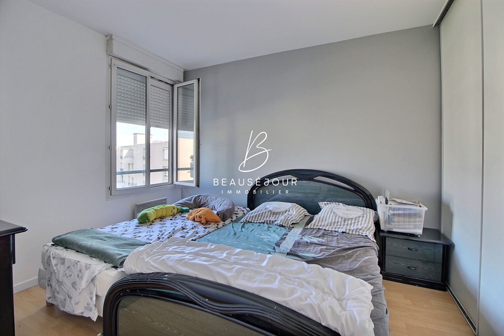 Photo Appartement Viry Chatillon 2 pièce(s) 48.54 m2 + PARKING image 2/4