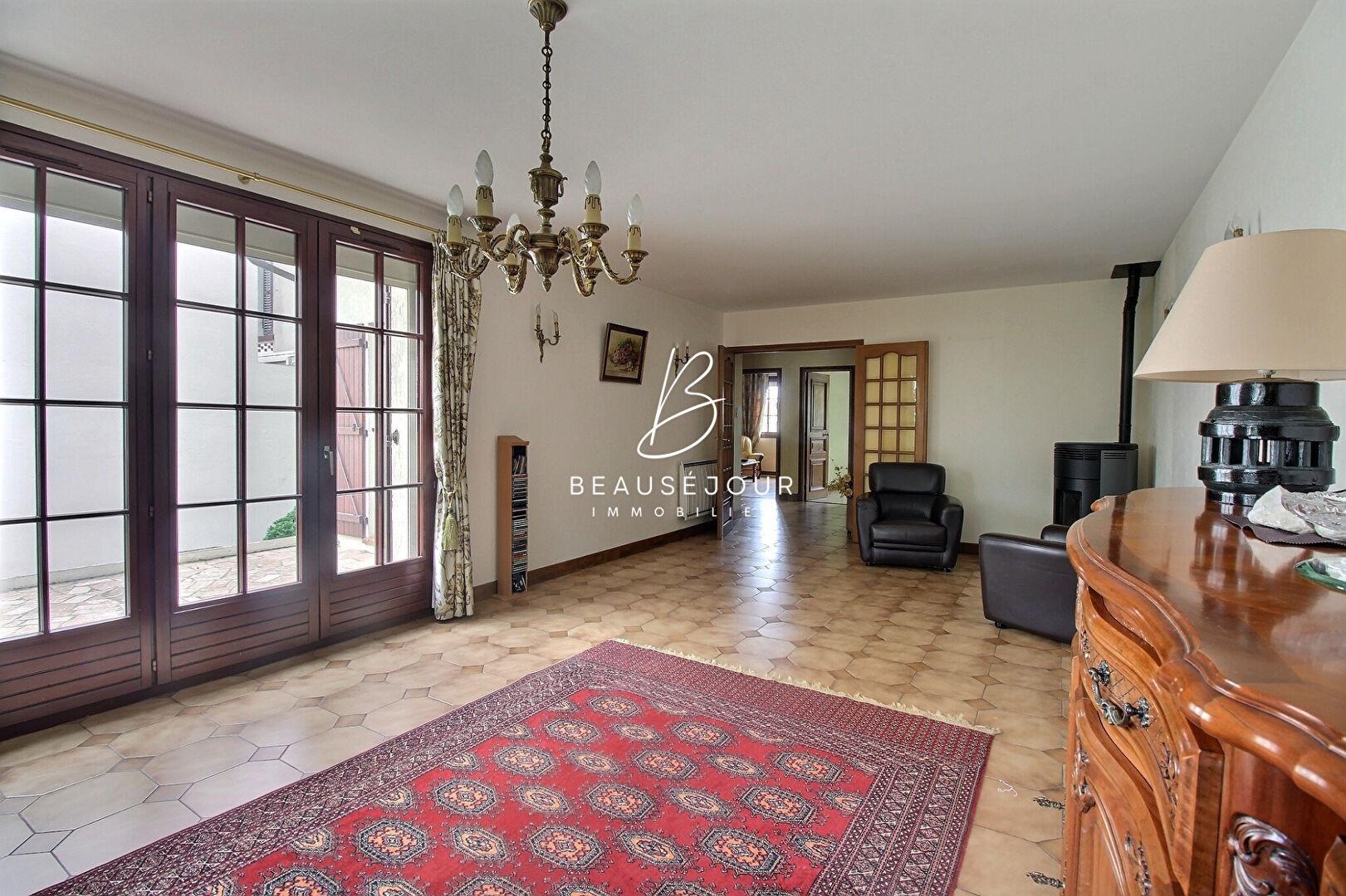 Maison Villeneuve Saint Georges 9 pièce(s) 185 m2. 7 chambres.