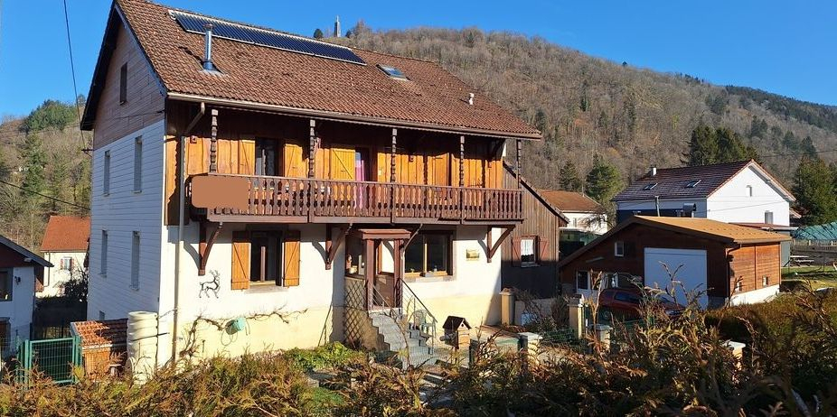 GRANDE MAISON RENOVEE AVEC SON CHALET