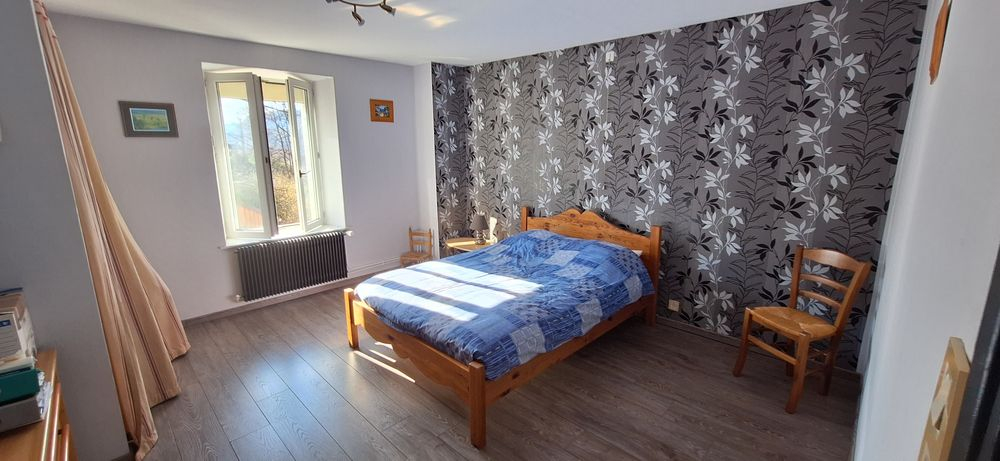 Photo GRANDE MAISON RENOVEE AVEC SON CHALET image 6/6