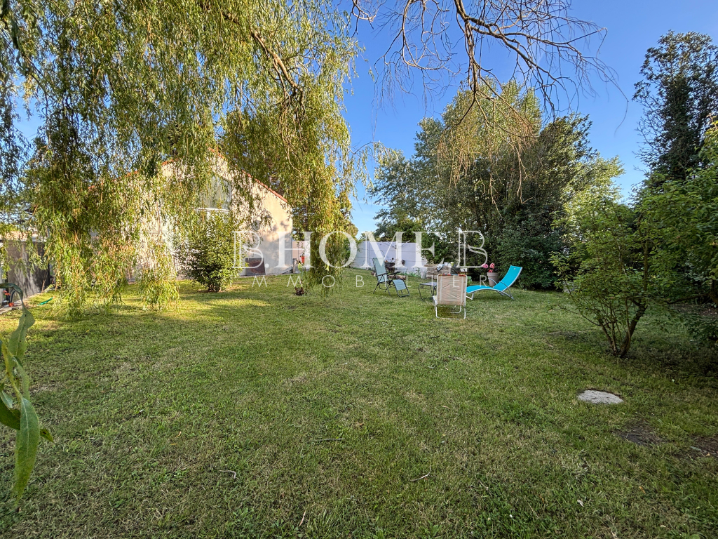 Maison de Plain-pied, deux chambres,  proche plage, entre La Bernerie-En-Retz et Pornic sur 520 m2 de terrain!