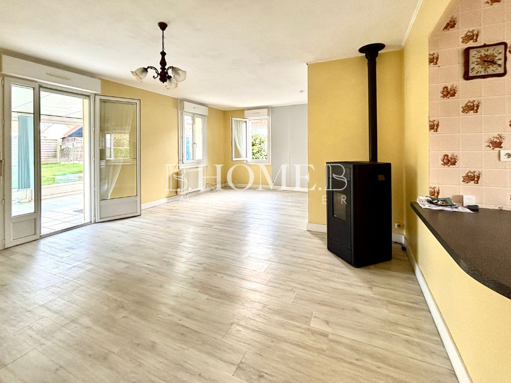 Maison de plain-pied à Villeneuve-En-Retz , 5 pièces sur terrain clos de 860 m²,  à 5 minutes de la plage!