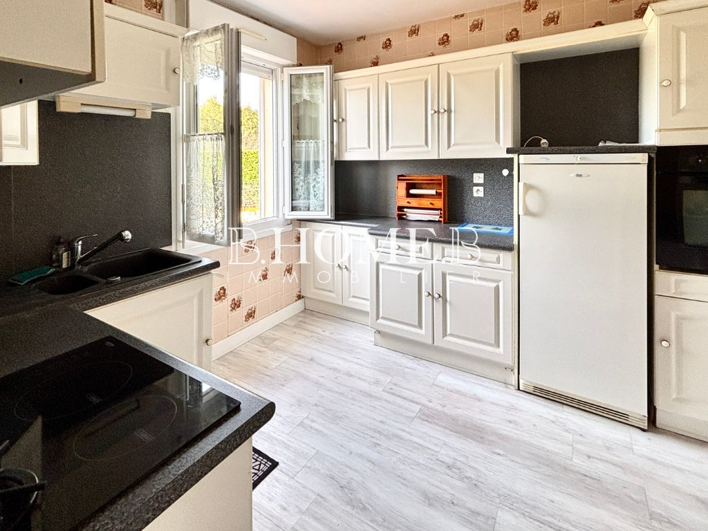 Maison de plain-pied à Villeneuve-En-Retz , 5 pièces sur terrain clos de 860 m²,  à 5 minutes de la plage!