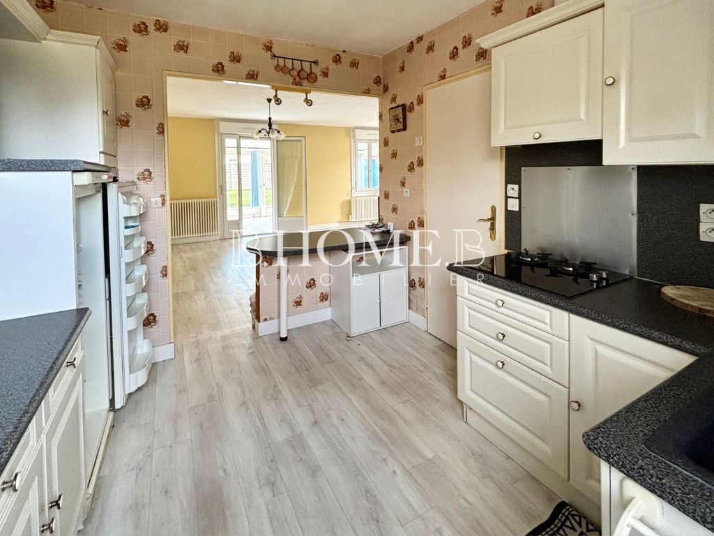 Maison de plain-pied à Villeneuve-En-Retz , 5 pièces sur terrain clos de 860 m²,  à 5 minutes de la plage!