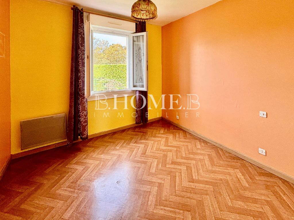 Maison de plain-pied à Villeneuve-En-Retz , 5 pièces sur terrain clos de 860 m²,  à 5 minutes de la plage!