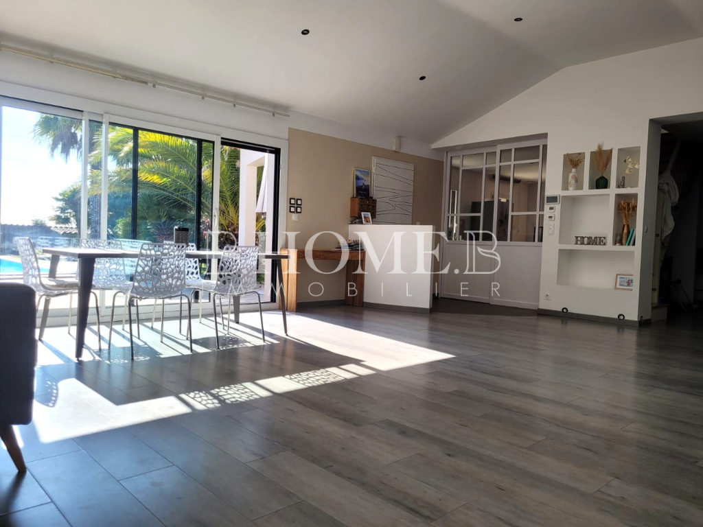 LES MOUTIERS EN RETZ  MAISON   6 pièce(s)