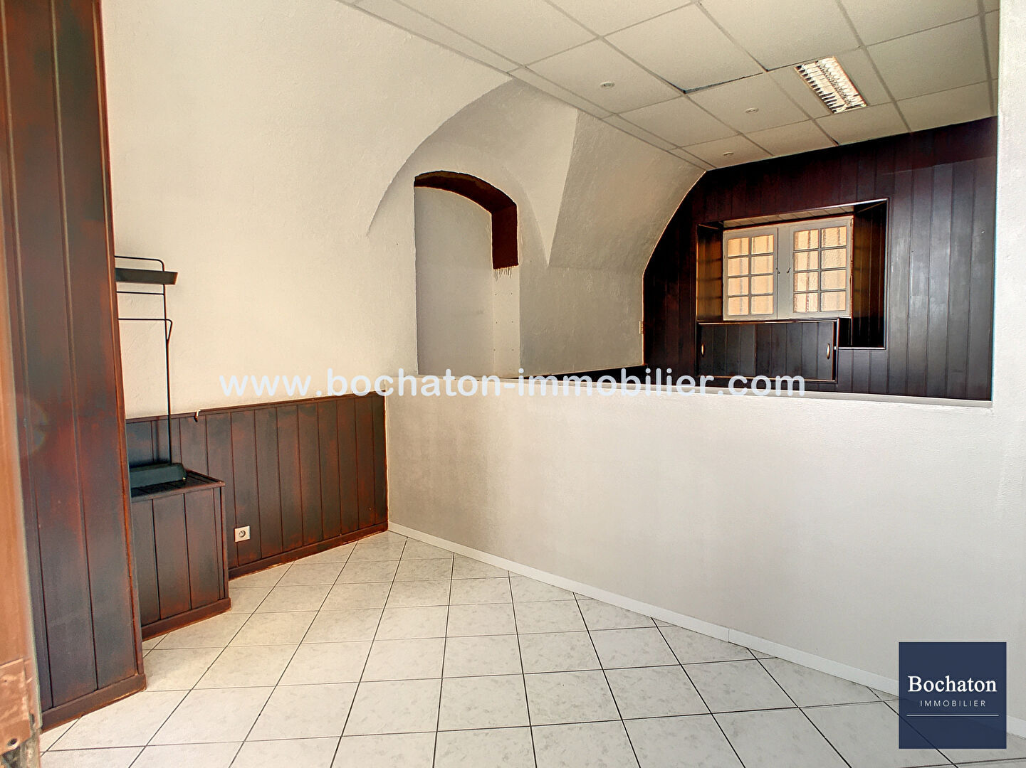 Photo EVIAN LES BAINS (74) - FACE AU DEBARCADERE - MURS COMMERCIAUX LIBRE image 5/6