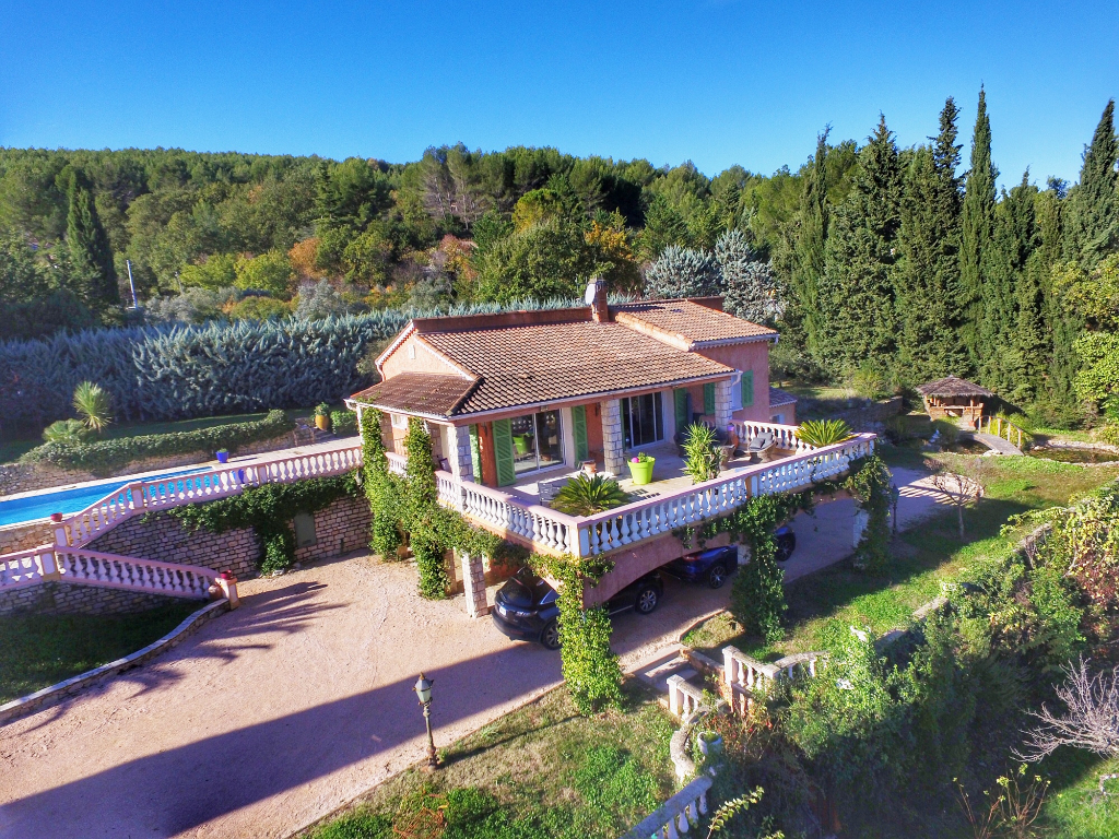 DRAGUIGNAN A VENDRE, Maison de 200 m² avec vue sur la Dracénie