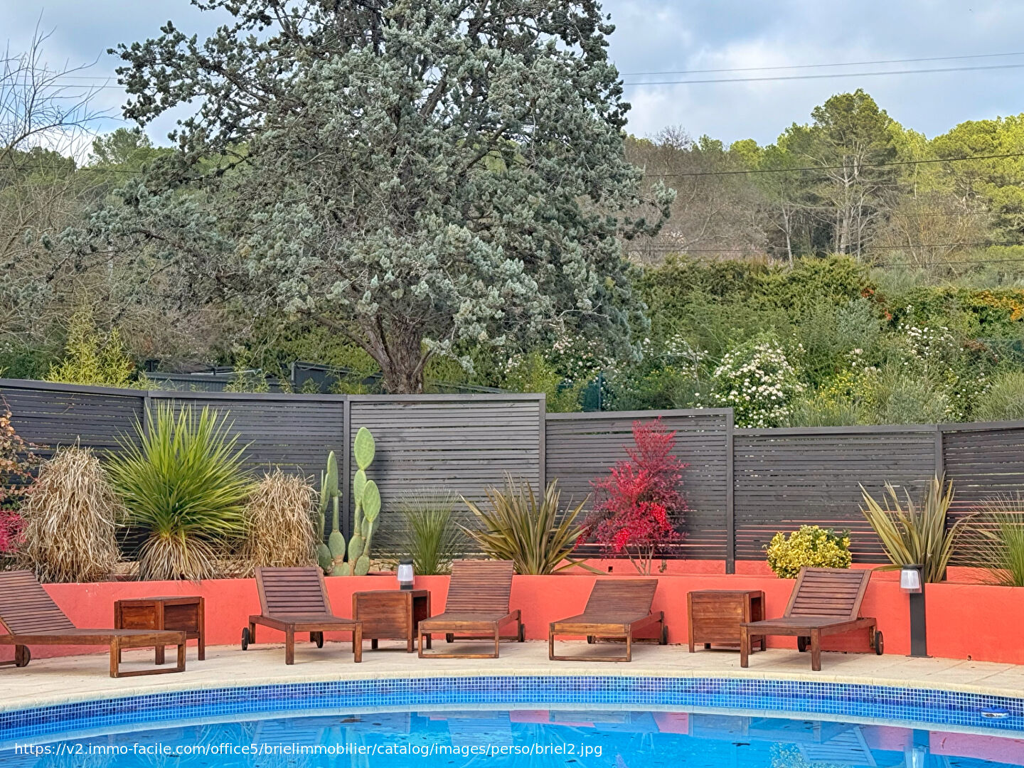 Photo A VENDRE LORGUES  superbe maison rénovée de 140 m² avec piscine, garage, dépendance et jardin paysagé image 3/6