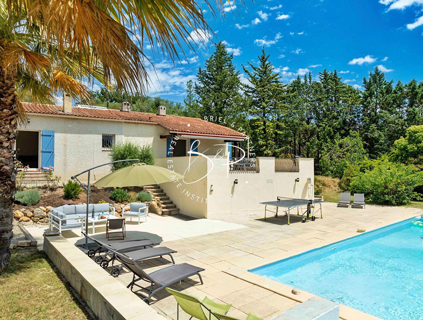 Photo Lorgues, à vendre villa avec piscine, 4 chambres sur 1900 m² de terrain paysager. image 2/6