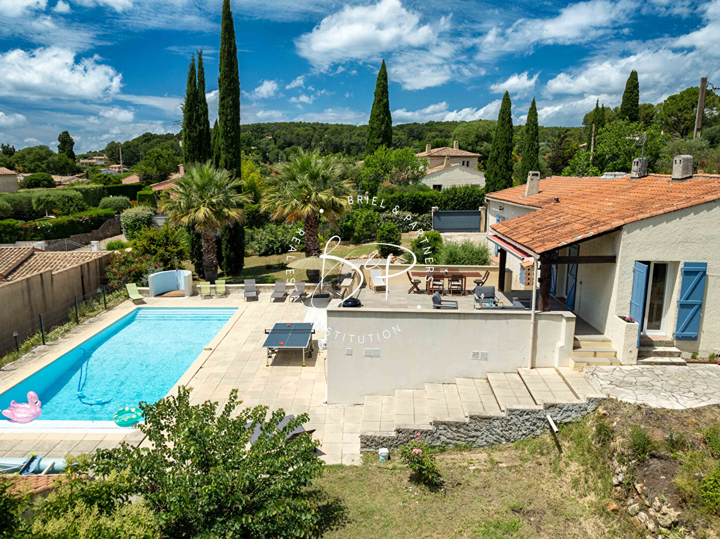 Photo Lorgues, à vendre villa avec piscine, 4 chambres sur 1900 m² de terrain paysager. image 4/6