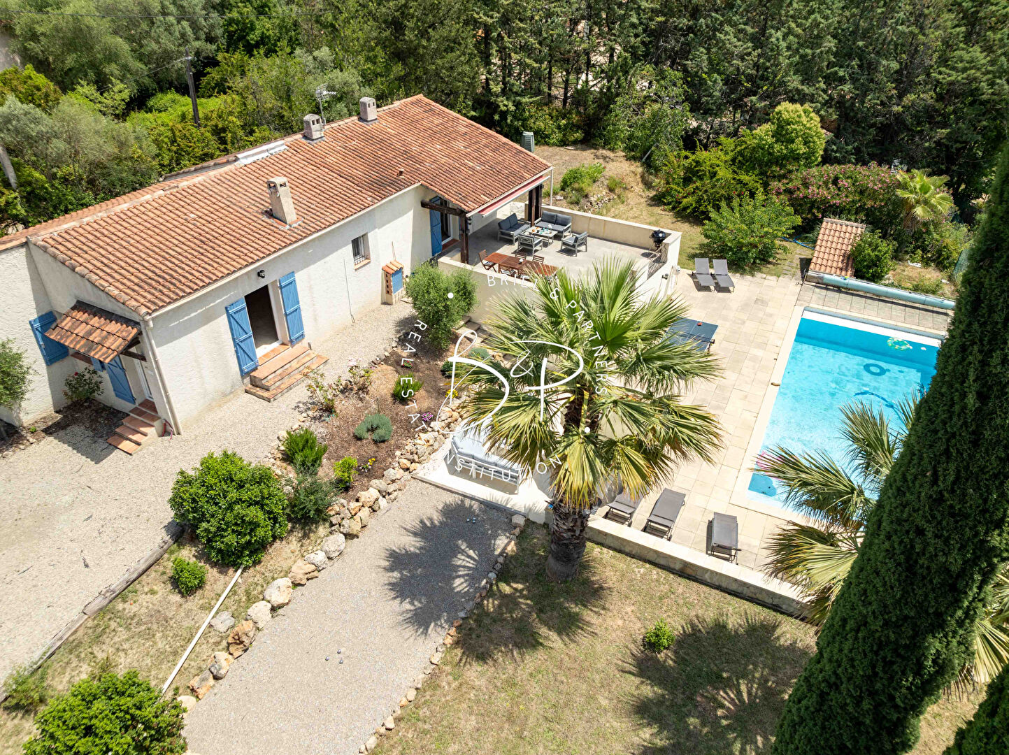 Photo Lorgues, à vendre villa avec piscine, 4 chambres sur 1900 m² de terrain paysager. image 5/6