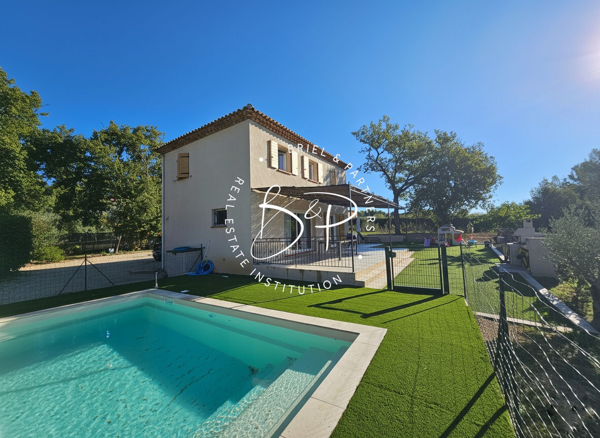LORGUES Maison récente 4 chambres prête à vivre avec confort moderne et piscine