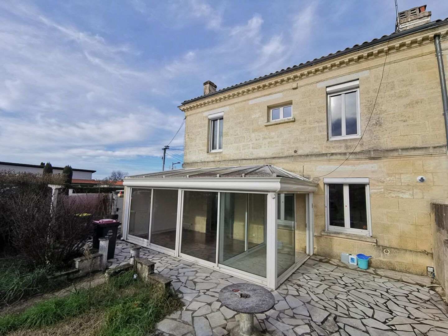 Proche Bouliac Maison en pierre de 88m2 avec son jardin de 366m2