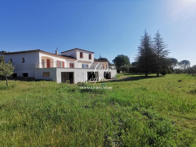 Maison - 5 pièce(s) - 247 m2