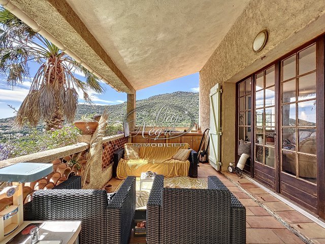 Photo Maison - 6 pièce(s) - 257 m2 image 3/6