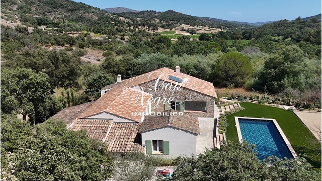 Maison - 5 pièce(s) - 196 m2