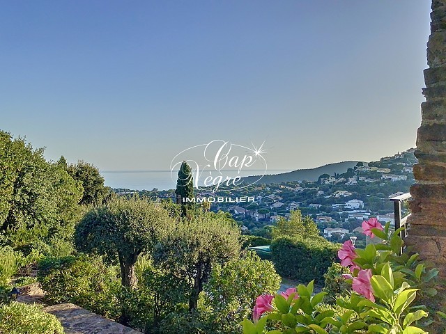 Photo VILLA DE 220M² T7 VUE MER PANORAMIQUE TERRAIN DE 1160M² À VENDRE À CAVALAIRE SUR MER image 1/6
