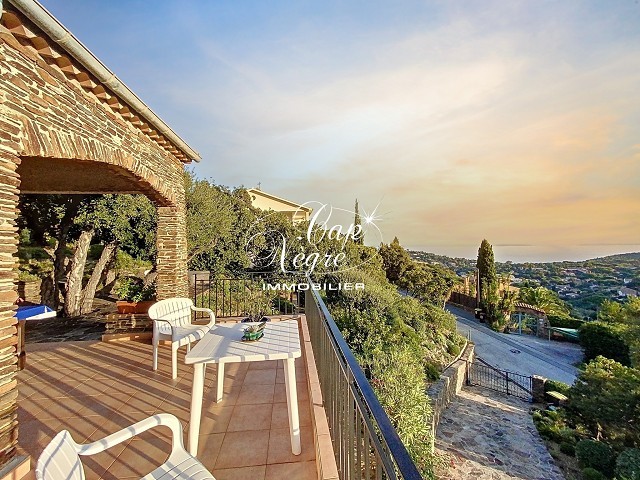 Photo VILLA DE 220M² T7 VUE MER PANORAMIQUE TERRAIN DE 1160M² À VENDRE À CAVALAIRE SUR MER image 2/6