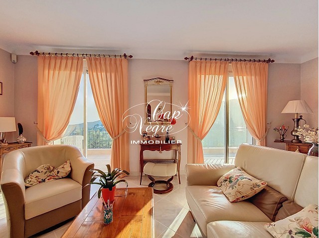 Photo VILLA DE 220M² T7 VUE MER PANORAMIQUE TERRAIN DE 1160M² À VENDRE À CAVALAIRE SUR MER image 5/6