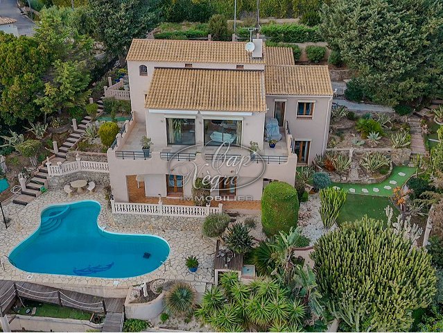 Photo Maison - 5 pièce(s) - 179 m2 image 1/6