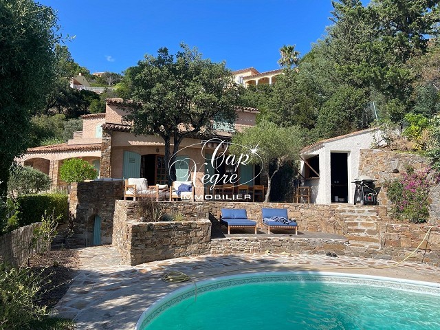 Photo Maison - 5 pièce(s) - 160 m2 image 1/6