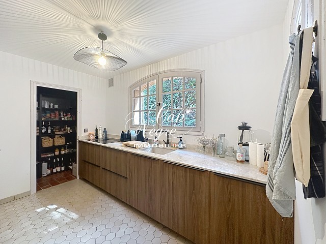 Photo Maison - 5 pièce(s) - 160 m2 image 2/6