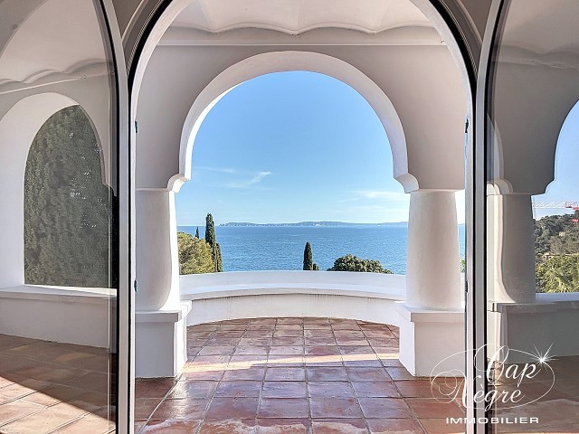 Photo Maison - 7 pièce(s) - 215 m2 image 2/6