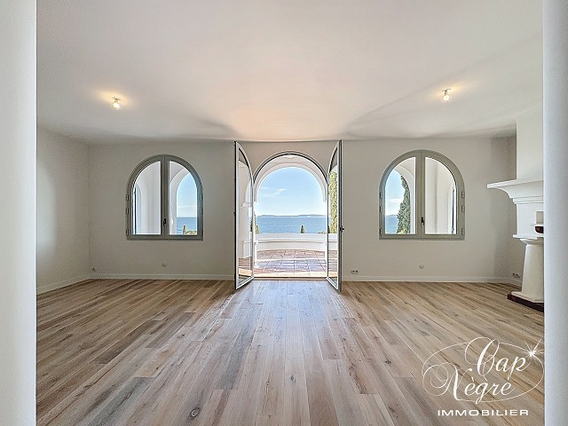 Photo Maison - 7 pièce(s) - 215 m2 image 6/6