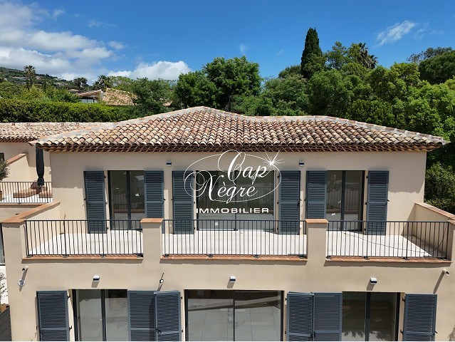 Photo APPARTEMENT T4 À 100M DE LA MER À VENDRE 107m² AVEC TERRASSE À GRIMAUD BEAUVALLON image 5/6