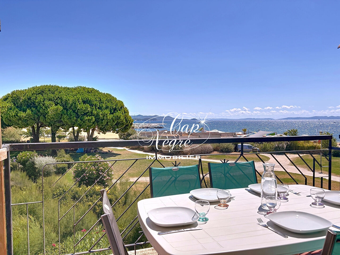 APPARTEMENT FRONT DE MER T3 À VENDRE À LA LONDE LES MAURES