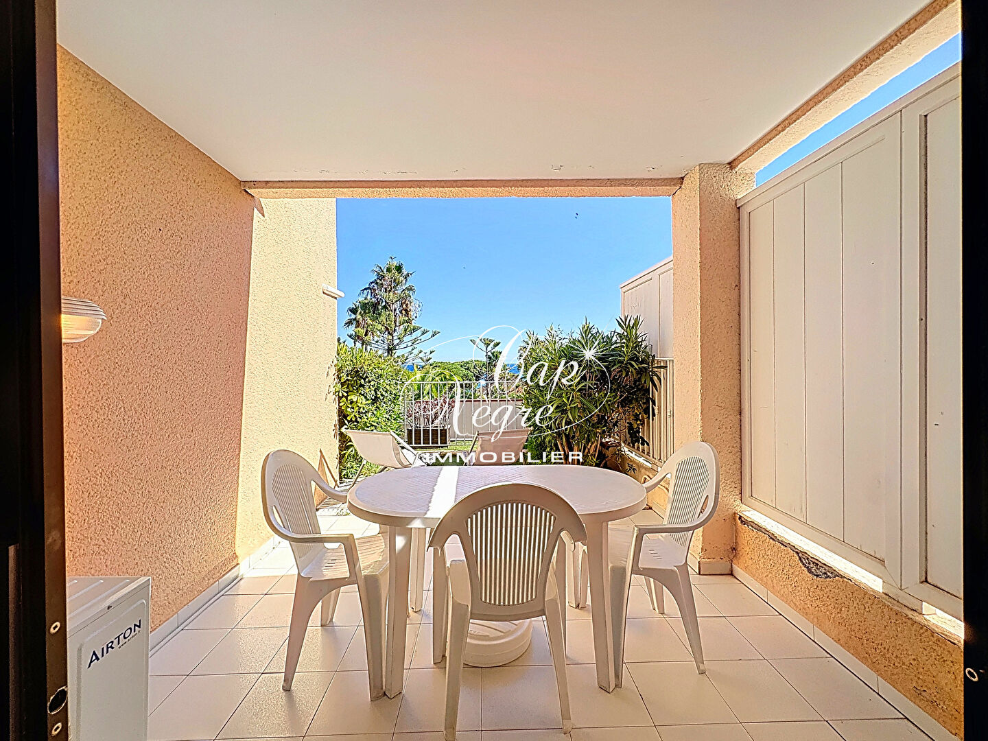 Photo APPARTEMENT T2 AVEC TERRASSE VUE MER RÉSIDENCE PIEDS DANS L'EAU PRAMOUSQUIER image 3/6
