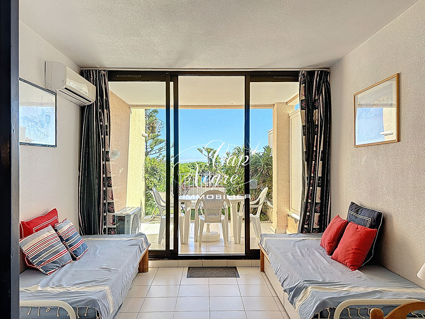 Photo APPARTEMENT T2 AVEC TERRASSE VUE MER RÉSIDENCE PIEDS DANS L'EAU PRAMOUSQUIER image 5/6