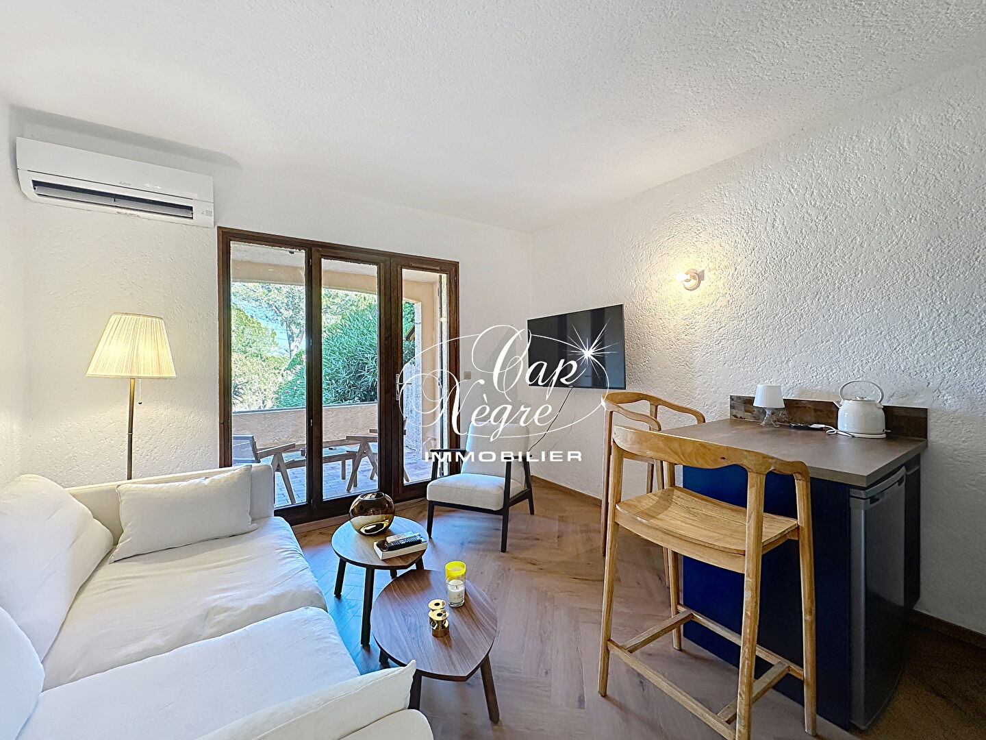 Photo Bormes-les-Mimosas  T2 de 29 m² avec terrasse dans résidence sécurisée image 3/6