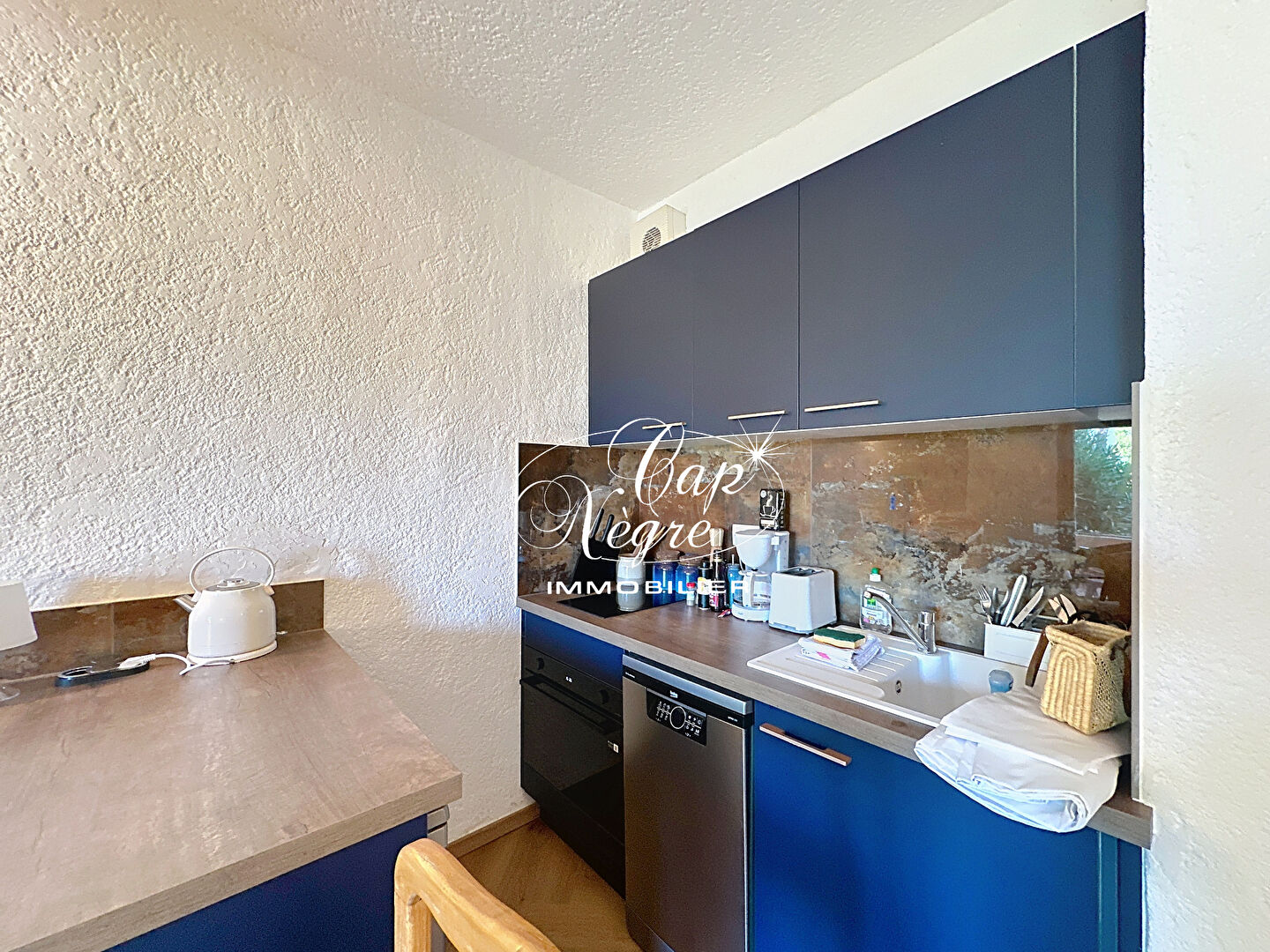 Photo Bormes-les-Mimosas  T2 de 29 m² avec terrasse dans résidence sécurisée image 4/6