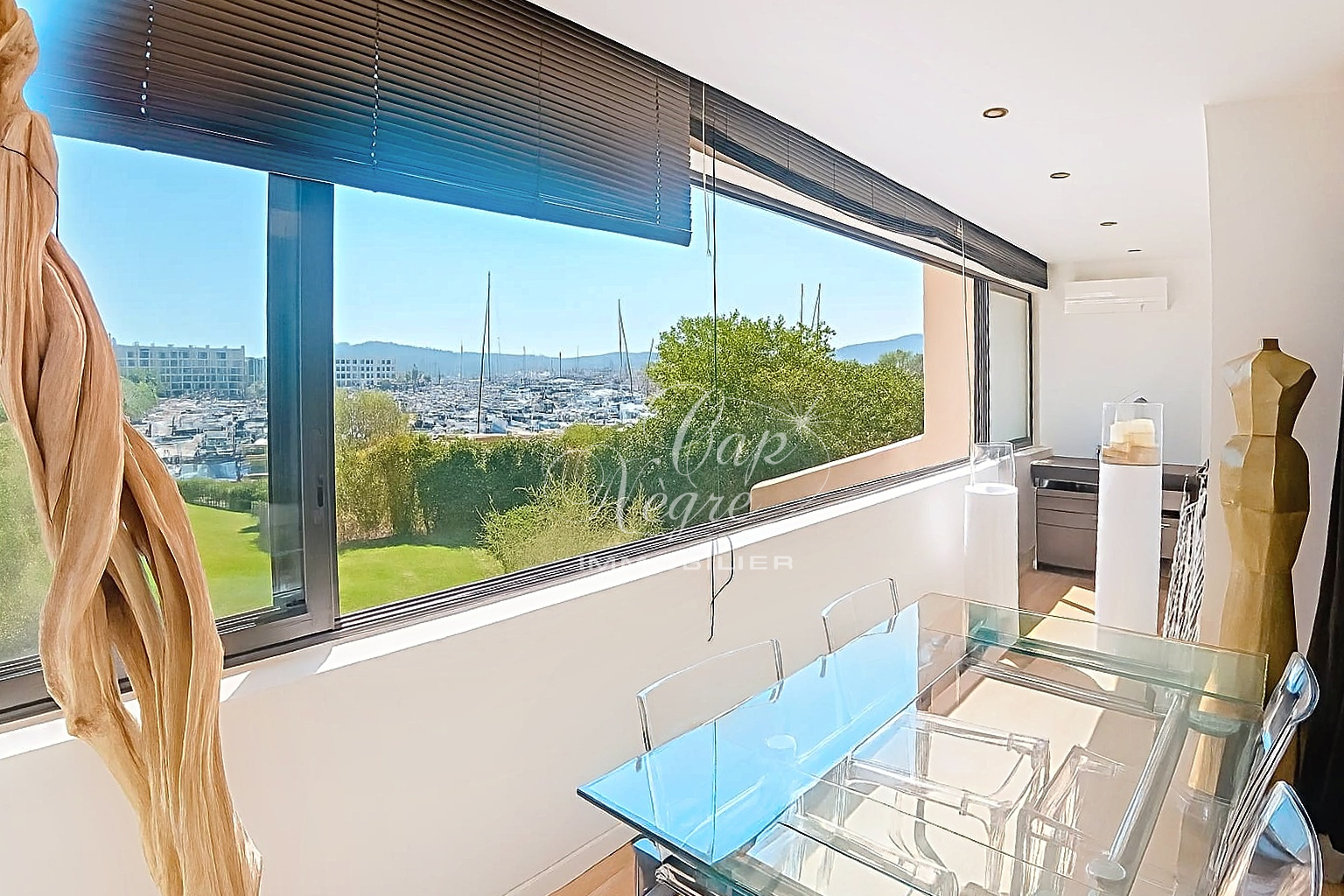 APPARTEMENT RÉNOVÉ VUE MER & PORT À VENDRE AUX MARINES DE COGOLIN - GOLFE DE SAINT TROPEZ