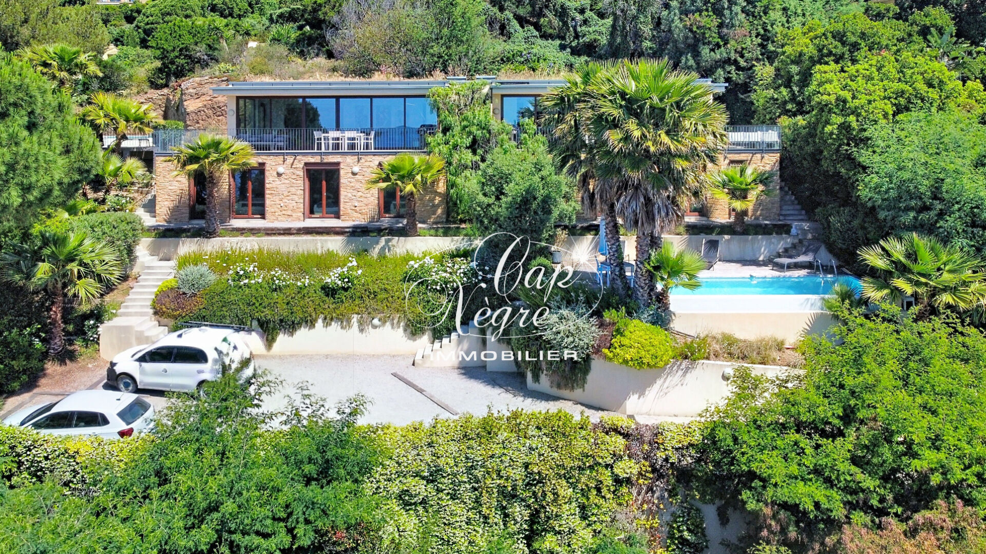 Propriété contemporaine avec magnifique vue mer au Rayol